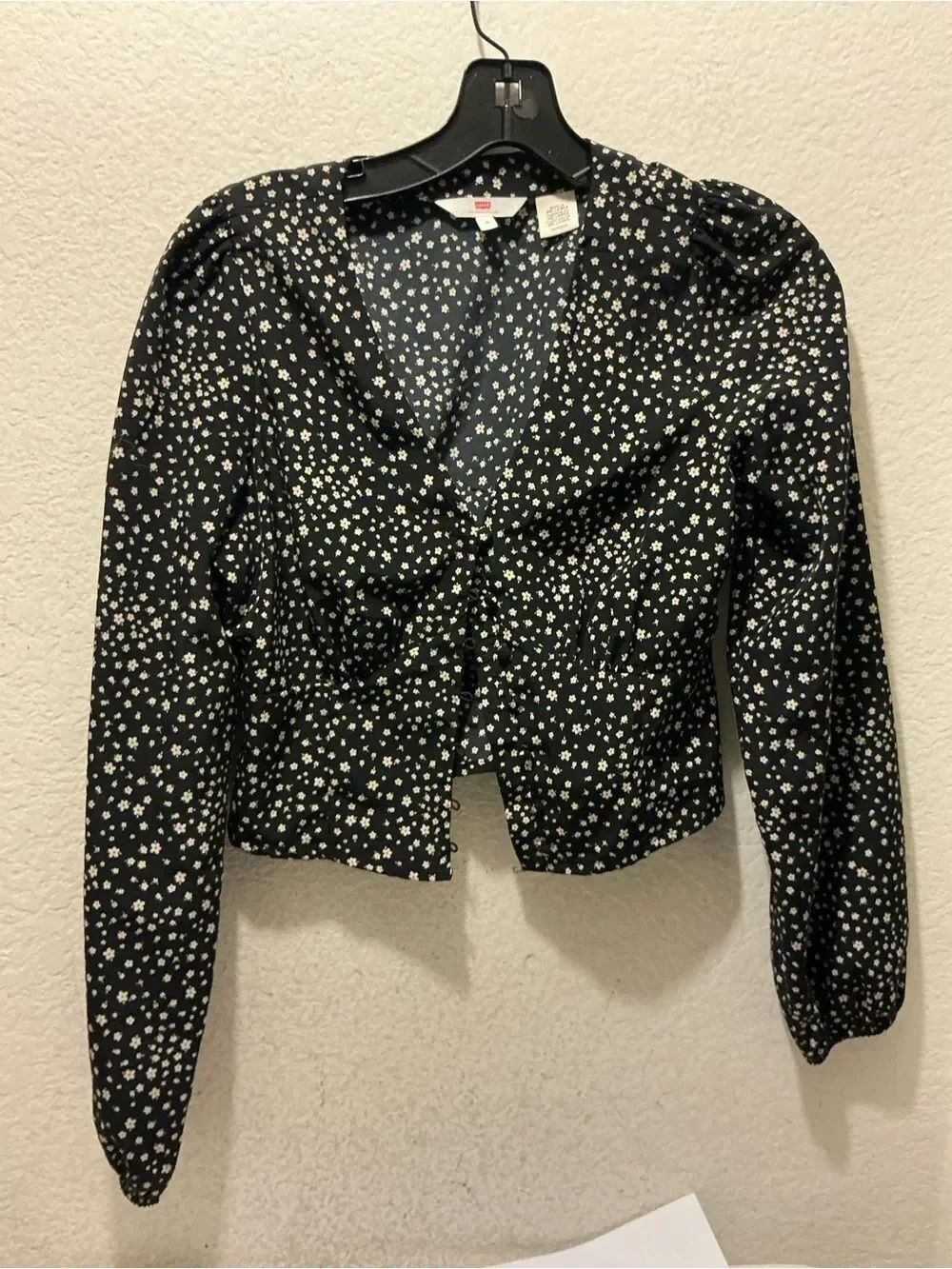 Levi's Black Floral Puff Sleeve Cropped Jacket